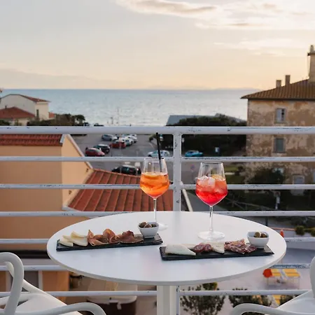Hotel Nina 3*