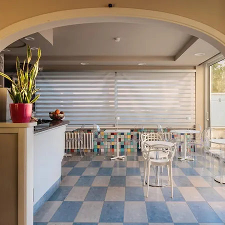 Nina Hotel Marina Di Bibbona