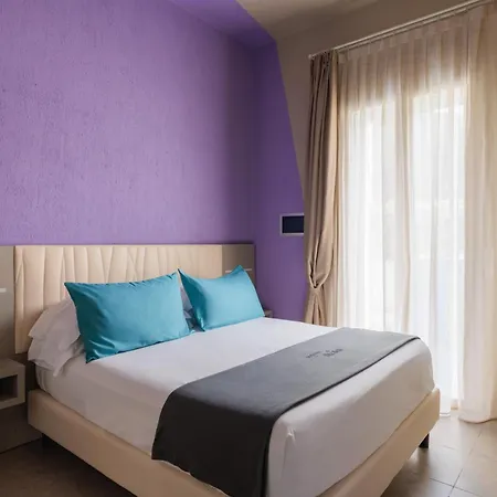 Nina Hotel 3*
