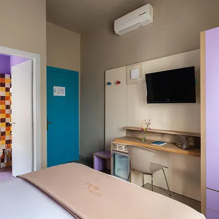 Hotel Nina 3*